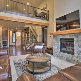Luxury Suncadia Resort Retreat w/ Private Hot Tub! – hotel w mieście Cle Elum