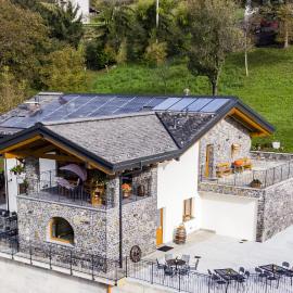Sole Agriturismo, hotel in Locatello