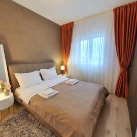 NOEMA Apartment - Central 2 Bedrooms & free parking, hotel v mestu Oradea