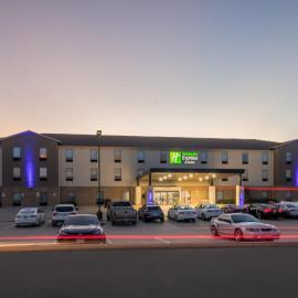 Holiday Inn Express & Suites N Waco Area - West by IHG, hótel í West