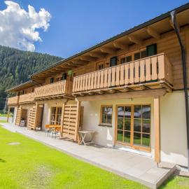 Tauerndorf Enzingerboden Ski in&out - Steinbock Lodges – hotel w mieście Enzingerboden