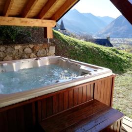 Les GITES DE CAMPARAN - gîte "le GRAND CHALET AVEC SPA ET SAUNA"