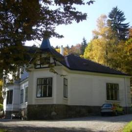 Viesnīca Villa Eisenwerk pilsētā Wilhelmsburg