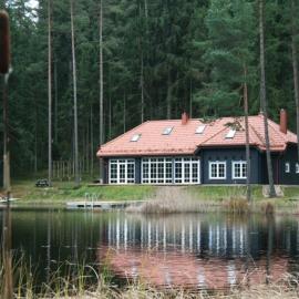 Saulės Slėnis – hotel w mieście Płotele
