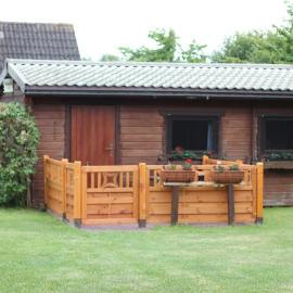 Haus Seerobbe-Blockhaus im Garten