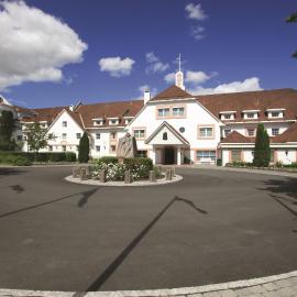 Quality Hotel Olavsgaard, хотел в Skjetten