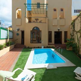The Yellow House - Solarium - Climatized Pool