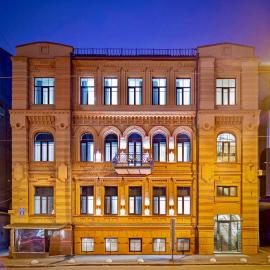 Four Rooms City، فندق في خاركوف