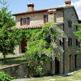 Farmhouse in Apecchio with Pool & Spa