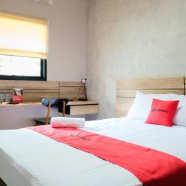 RedDoorz near Trans Studio Mall Cibubur 3, hotel en Bogor