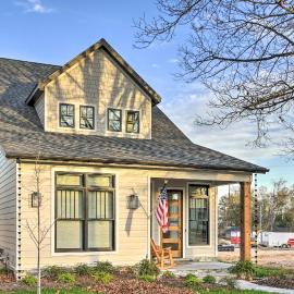 Airy Bentonville Studio < 1 Mile to City Square!
