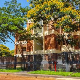Aparthotel Los Laureles，Nemby的飯店