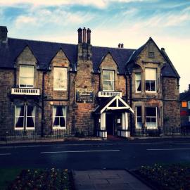 Chapel Cross Guesthouse, hotel in Roslin
