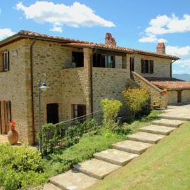 Scenic Farmhouse with Pool, hotel in Città della Pieve