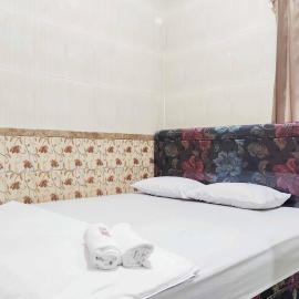 Queen Asri Mitra RedDoorz, hotell i Kediri