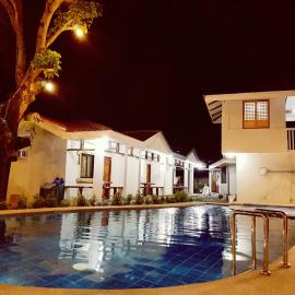 R&;S Restplace Resort, hotel u gradu Matabungkay
