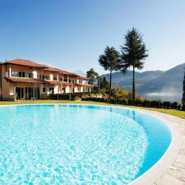 Tremezzo Residence 3-1 of 11 apartments in an exclusive residence by Italian Apartments, hotel a Tremezzo
