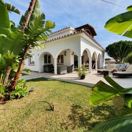 Casa Blue Vista - villa & guestroom