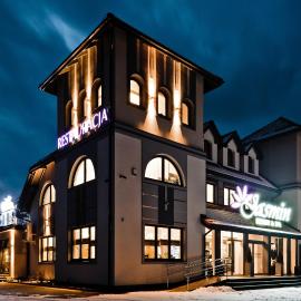 Jasmin Complex Resort & Spa, hotelli kohteessa Krzeszów Dolny