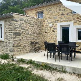 le pavillon pierre naturelle, hotel a Jaujac