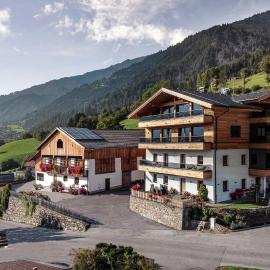 Sporerhof Dolomitenlogen, hotel in Obergaimberg