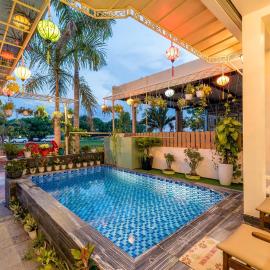 Luna Rossa Villa, Hotel in Hội An