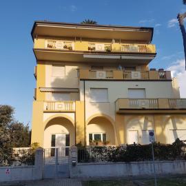 Apartamento Vittoria Marina di Pietrasanta – hotel w mieście Pietrasanta