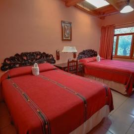 Hotel Utz Jay, khách sạn ở Panajachel