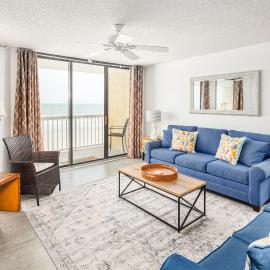 214 COV - Go Fly a Kite - Oceanfront Condo - 2 Pools, Hotel in Folly Beach