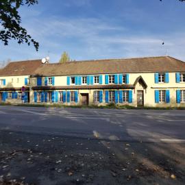 Chambres d'hôtes et Gîte Delia، فندق في Villeroy