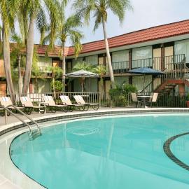 Days Inn by Wyndham Clearwater/Central, отель в Клируотере