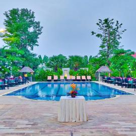 Glorious Hotel, viešbutis mieste Kampong Tumas
