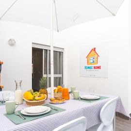 TOMÁS HOME