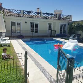 Férias Inesquecíveis, hotel in Carregado