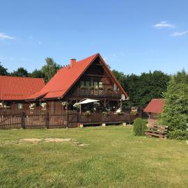 Agroturystyka FIFI Dom drewniany z 4 sypialniami, hotel in Młynary