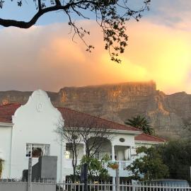 Mountain Manor Guest House & Executive Suites