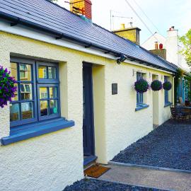 Staycation at Pine Cottage, a newly refurbished holiday cottage、Goodwickのホテル