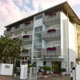 Hotel Souvenir - Koolibry Hotels, hotel in Cervia