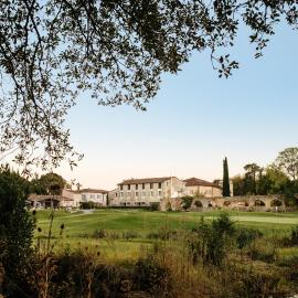 Hôtel Golf & Spa Château de la Bégude The Originals Collection โรงแรมในวัลบอนน์