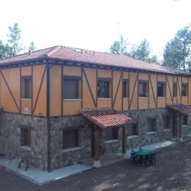 El Rincón de los Riveros, hotel v mestu El Raso