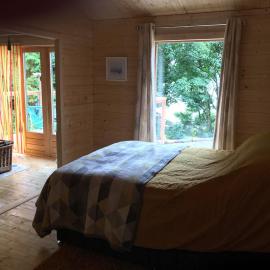 Off Grid Cabin Sleeps 2 Pets Ok 20 min to Dunoon