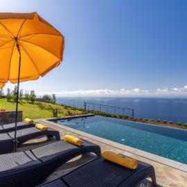 Villa Flora Calheta Sunset & Ocean Views, hotel in Jardim do Mar
