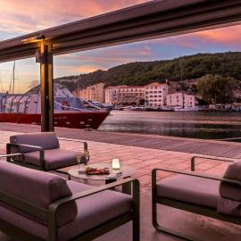 Best Western Hotel du Roy d'Aragon، فندق في بونيفاسيو