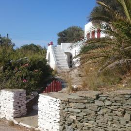 Stunning House - Sleeps 11 Terrace & Sea View, hotel sa Chrisopigi