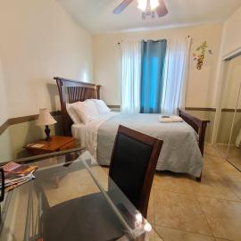 Phoenix home near freeways and airport, hotel in Phoenix