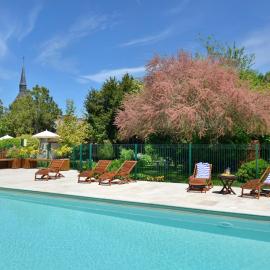 Logis Hôtel Auberge Du Centre Châteaux de la Loire, hotel em Chitenay