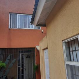 Oasis Realm, hotel sa Kingston