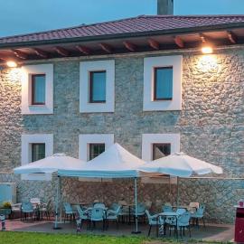 Hostal Óleo Auto Check-in, hotel in Santander