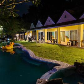 Phutawan Resort: Chai Badan şehrinde bir otel