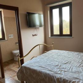 Le case di Nonna Gina، فندق في Capranica